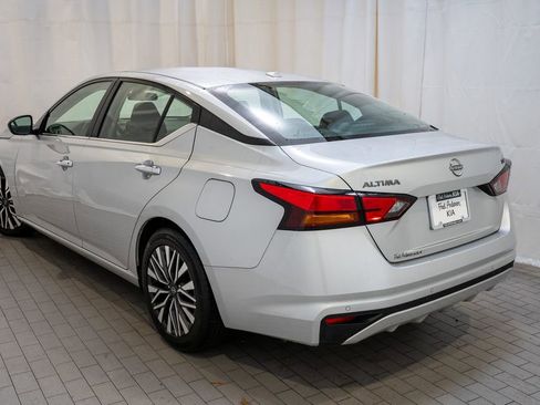 Used 2024 Nissan Altima 2.5 SV image 4