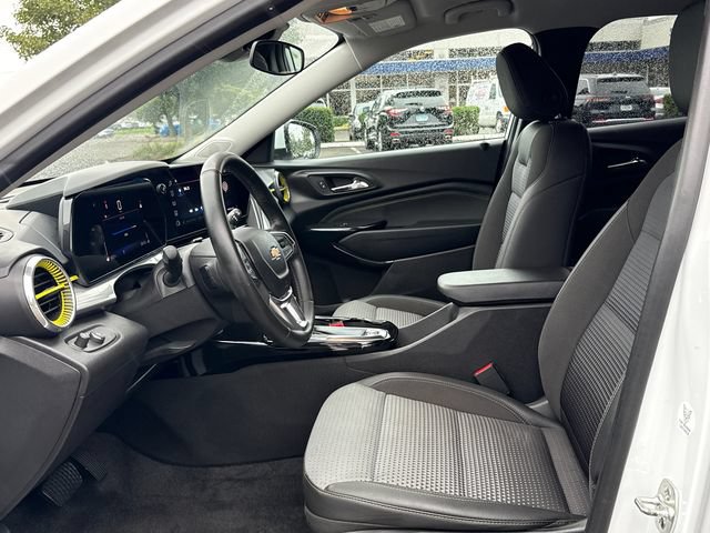 Used 2024 Chevrolet Trax LT w/ Driver Confidence Package FWD image 12