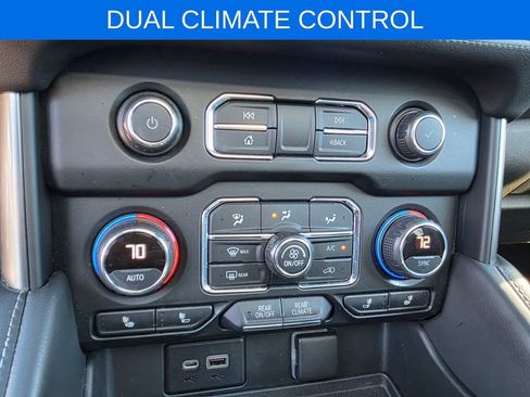 Used 2021 Chevrolet Suburban LT image 18