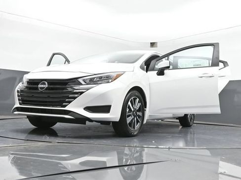 New 2025 Nissan Versa SV w/ Trunk Package FWD image 49