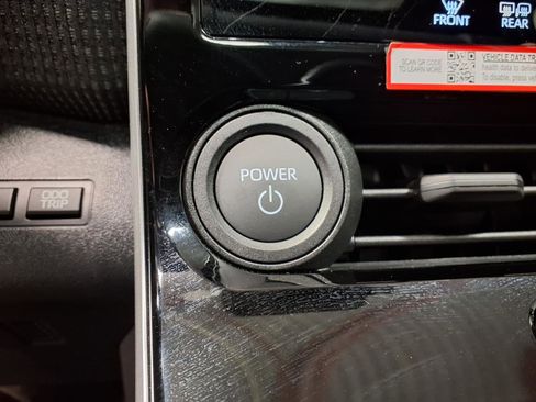 Used 2025 Toyota bZ4X XLE w/ Weather Package image 16