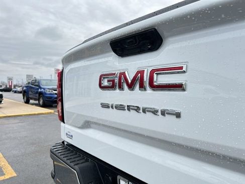 New 2026 GMC Sierra 1500 SLE image 11