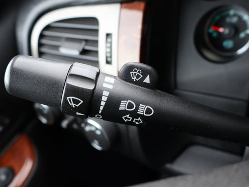 Used 2012 Chevrolet Avalanche LTZ image 16