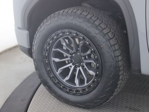 Used 2024 GMC Sierra 1500 Elevation w/ LPO, Elevation Black Package AWD/4WD image 13