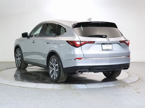 Used 2023 Acura MDX SH-AWD w/ Technology Package image 5