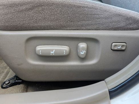 Used 2004 Toyota Camry LE image 18