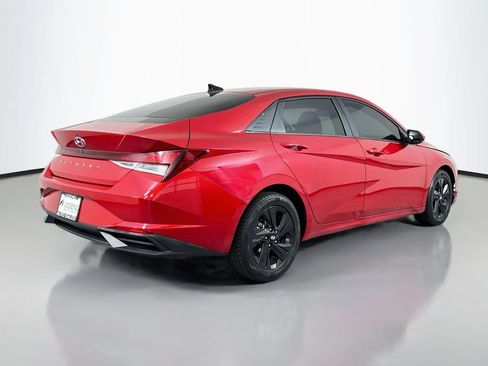 Used 2021 Hyundai Elantra SEL w/ Convenience Package FWD image 6