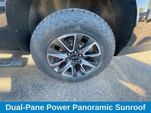 Used 2022 Chevrolet Suburban Z71 w/ Luxury Package image 15