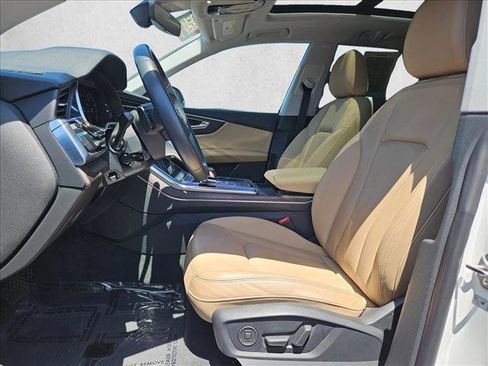 Used 2019 Audi Q8 Premium w/ Convenience Package AWD/4WD image 11