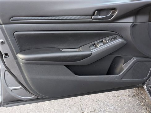 Used 2025 Nissan Altima 2.5 S image 9