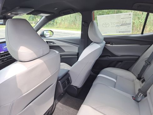 New 2025 Toyota Camry SE image 12