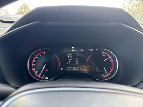 Used 2022 Toyota RAV4 Limited image 21