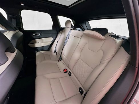 Used 2026 Volvo XC60 B5 Core image 3