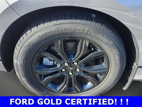 Used 2024 Ford Edge SE w/ Black Appearance Package image 8