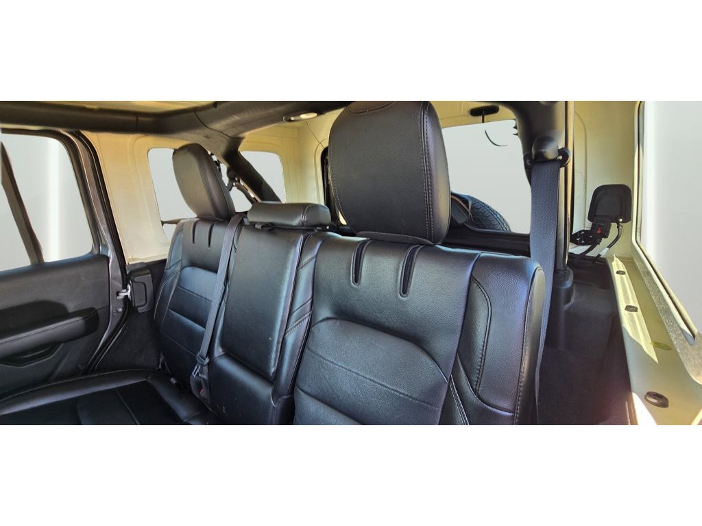 Used 2021 Jeep Wrangler Unlimited Sahara AWD/4WD image 18
