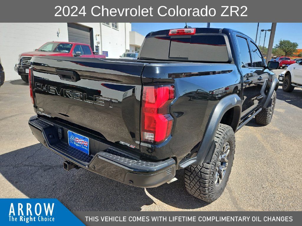 Used 2024 Chevrolet Colorado ZR2 w/ Technology Package AWD/4WD image 12