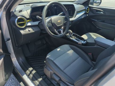 Used 2026 Chevrolet Trax LT w/ Driver Confidence Package image 10