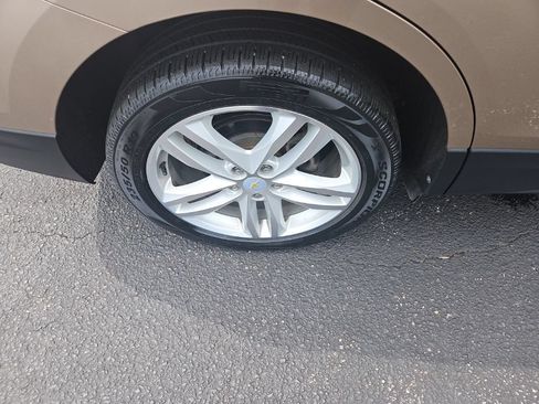 Used 2018 Chevrolet Equinox Premier AWD/4WD image 11