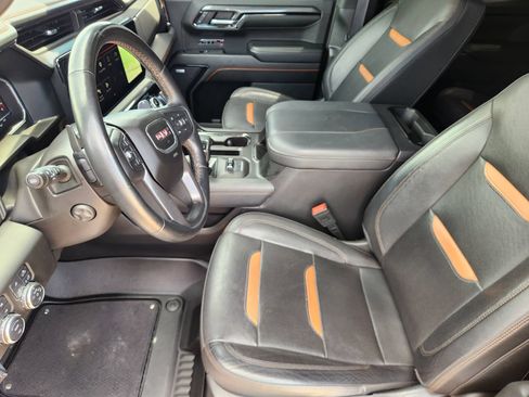 Used 2023 GMC Sierra 1500 AT4 w/ AT4 Preferred Package AWD/4WD image 13