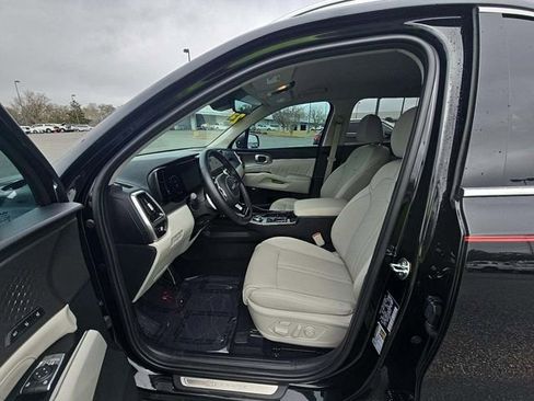 Used 2023 Kia Sorento SX Prestige image 4