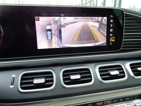 Used 2021 Mercedes-Benz GLE 450 4MATIC w/ AMG Line Exterior image 12