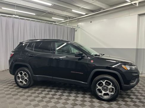 Used 2022 Jeep Compass Trailhawk w/ Trailhawk Convenience Group image 3