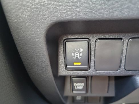 Used 2025 Nissan Frontier S RWD image 26