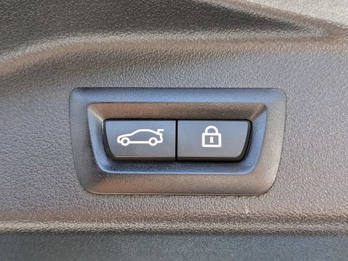 Used 2022 BMW X5 xDrive40i w/ M Sport Package image 15