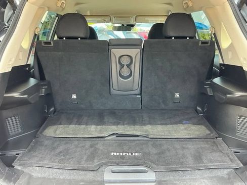 Used 2020 Nissan Rogue SV FWD image 6
