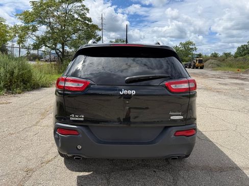 Used 2014 Jeep Cherokee Latitude w/ Comfort/Convenience Group AWD/4WD image 4