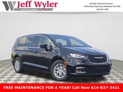 New 2026 Chrysler Pacifica Select