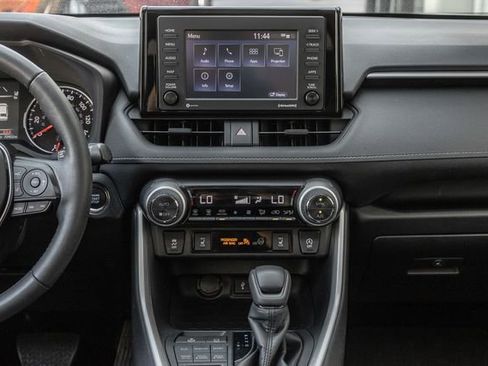 Used 2022 Toyota RAV4 XLE w/ Convenience Package AWD/4WD image 8