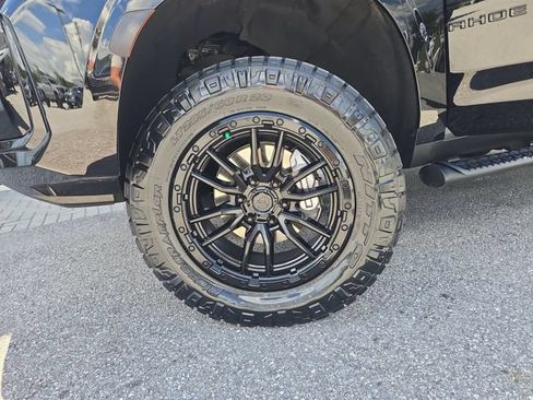 Certified 2023 Chevrolet Tahoe Z71 w/ Luxury Package AWD/4WD image 32