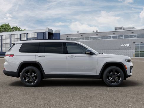 New 2026 Jeep Grand Cherokee L Limited image 32
