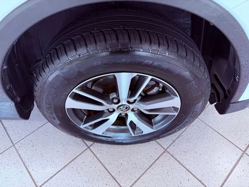 Used 2018 Toyota RAV4 XLE FWD image 15