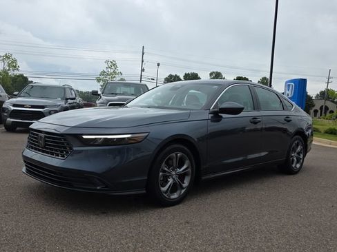 Used 2023 Honda Accord EX image 7