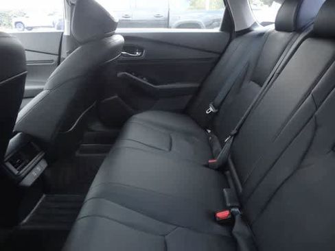 Used 2025 Honda Accord Touring image 11