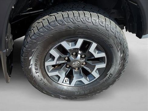 Used 2021 Toyota Tacoma TRD Off-Road w/ Technology Package image 22