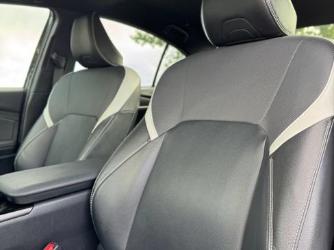 Used 2025 Toyota Camry SE FWD image 27
