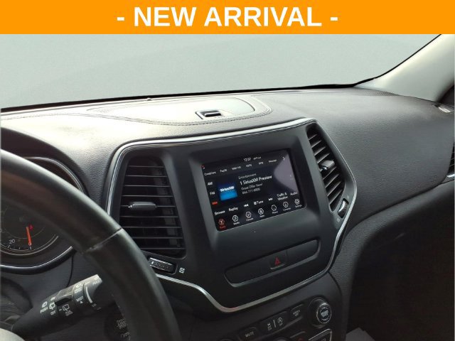 Used 2019 Jeep Cherokee Latitude Plus FWD image 27