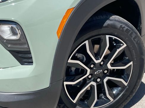 Used 2024 Chevrolet TrailBlazer ACTIV w/ Driver Confidence Package image 9