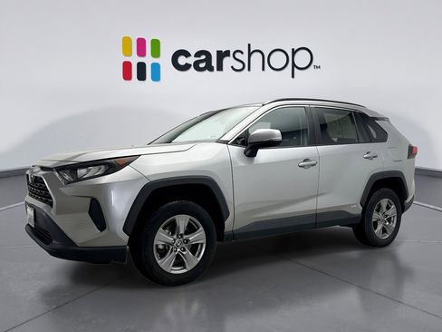 Used 2022 Toyota RAV4 LE image 1