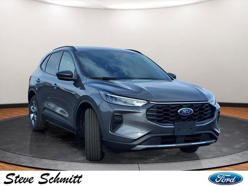 Used 2025 Ford Escape ST-Line w/ Cold Weather Package image 29