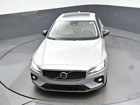 Used 2025 Volvo S60 B5 Plus AWD/4WD image 45
