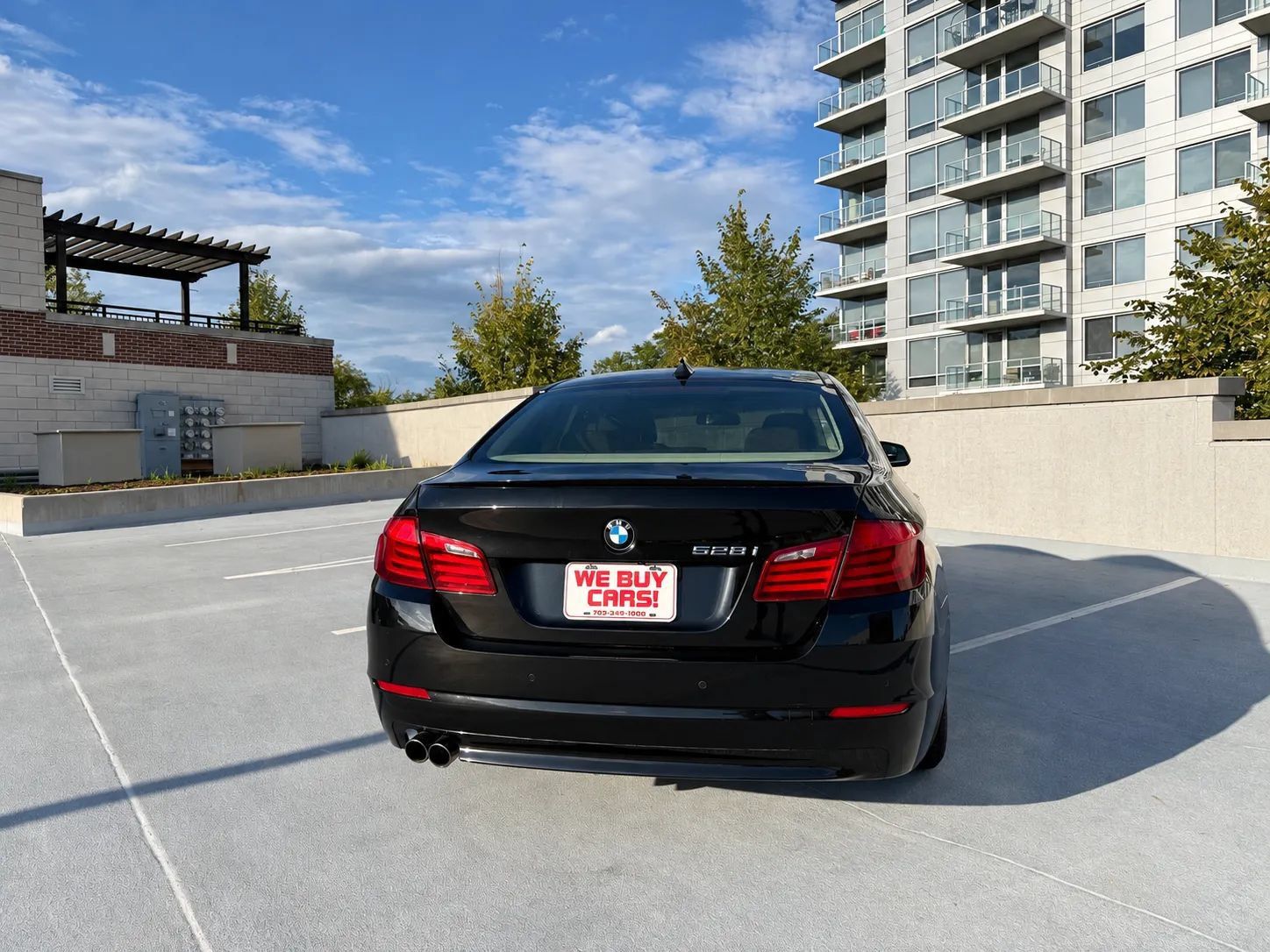 Used 2011 BMW 528i Sedan RWD image 8