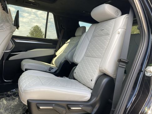 Used 2026 Cadillac Escalade V image 8