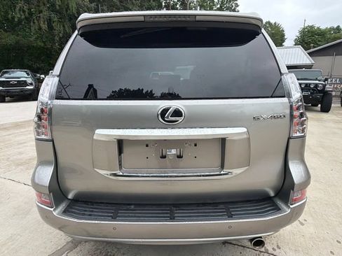Used 2023 Lexus GX 460 Luxury w/ Accessory Package AWD/4WD image 12