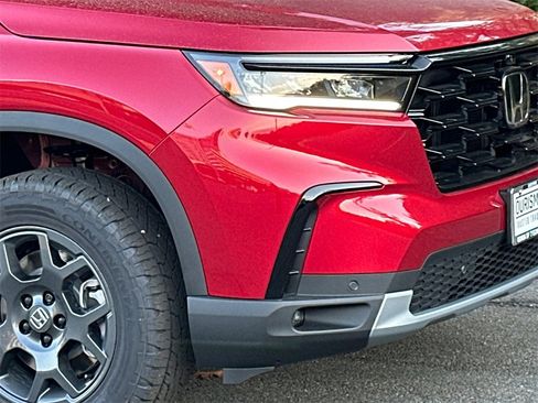 New 2025 Honda Pilot TrailSport image 4
