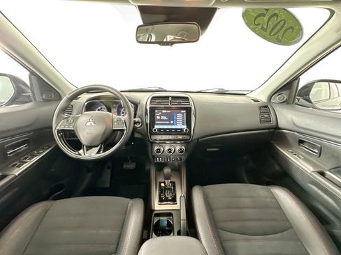 Used 2025 Mitsubishi Outlander Sport AWD image 30