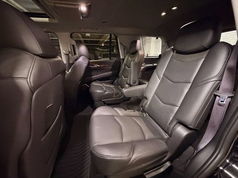 Used 2015 Cadillac Escalade Premium AWD/4WD image 25